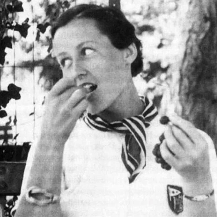 Ремарк концлагеря. Эльфрида ремарк. сестра ремарка эльфрида.