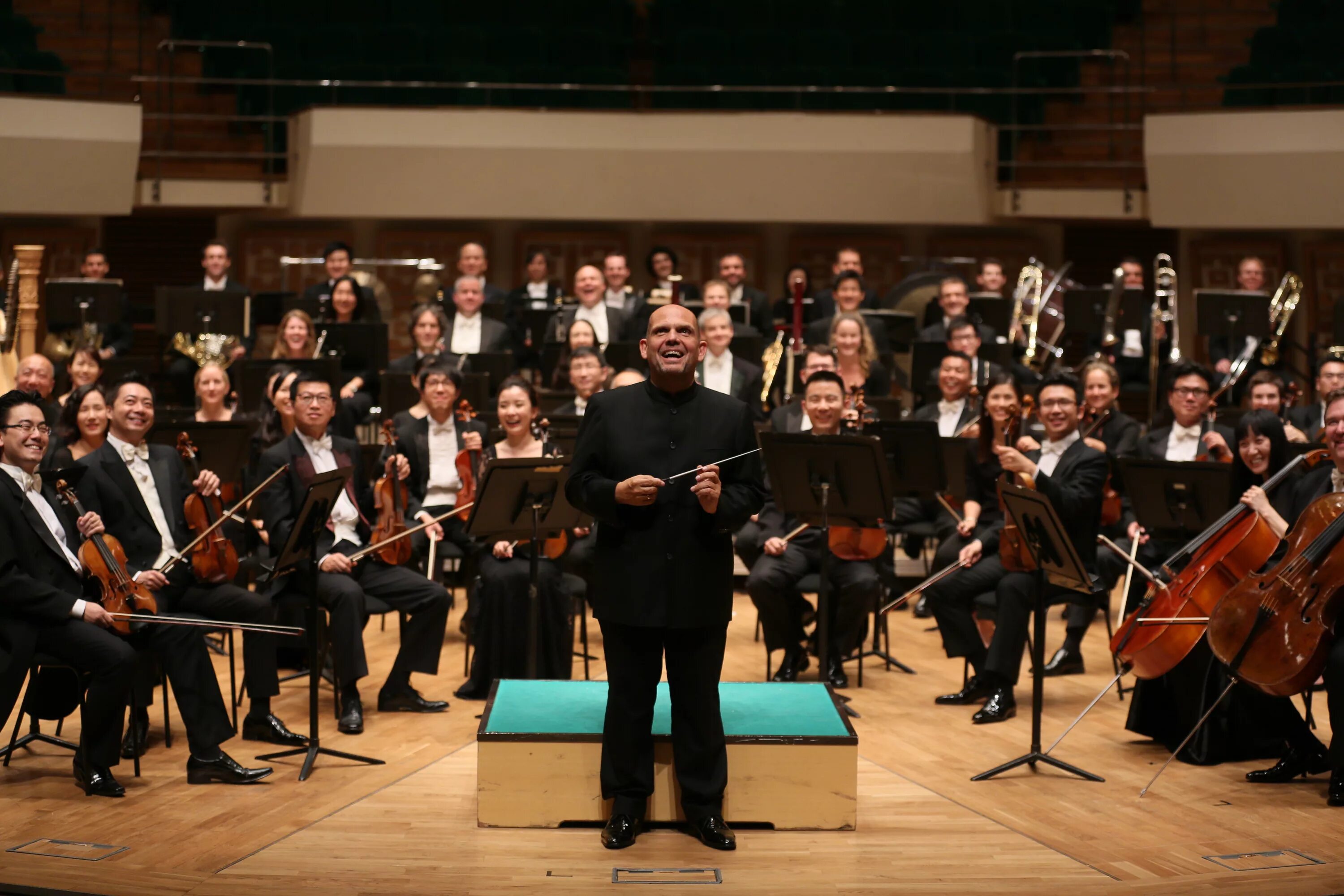 Оркестр исполнители. Hong kong philharmonic orchestra. группа израильский филармонический оркестр. палестинский филармонический оркестр. руководитель израильского филармонический оркестр.