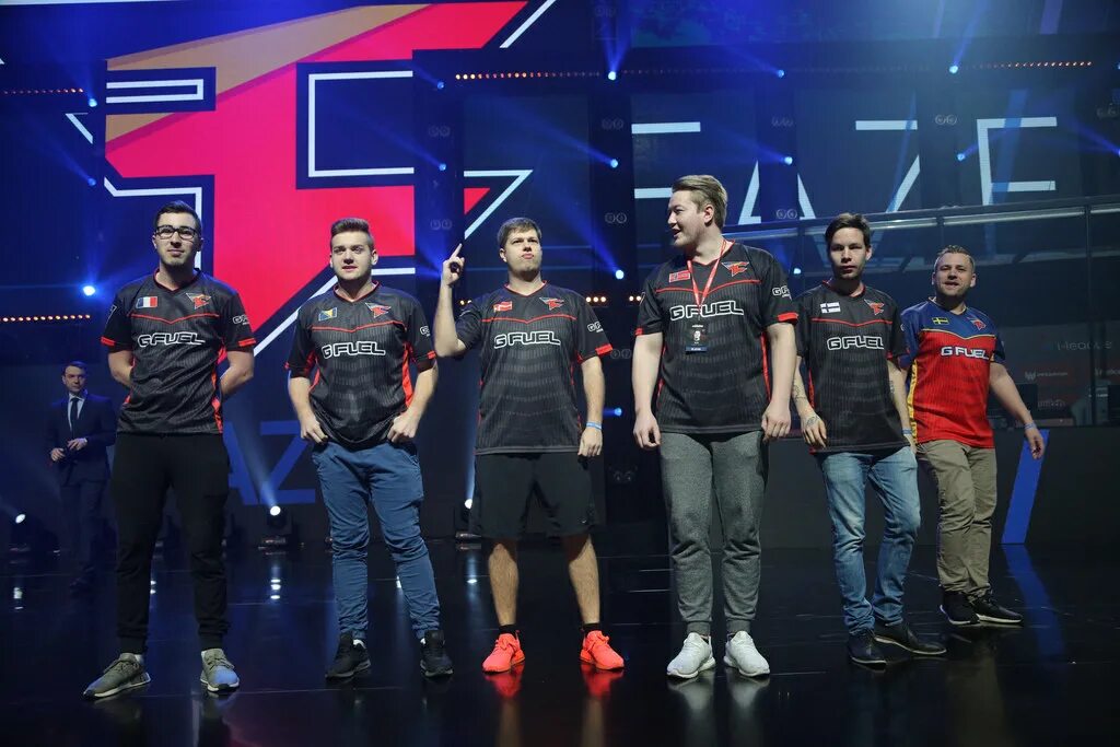 Команда faze clan. FAZE Clan. Фейз клан состав. Команда FAZE. FAZE команда КС го.