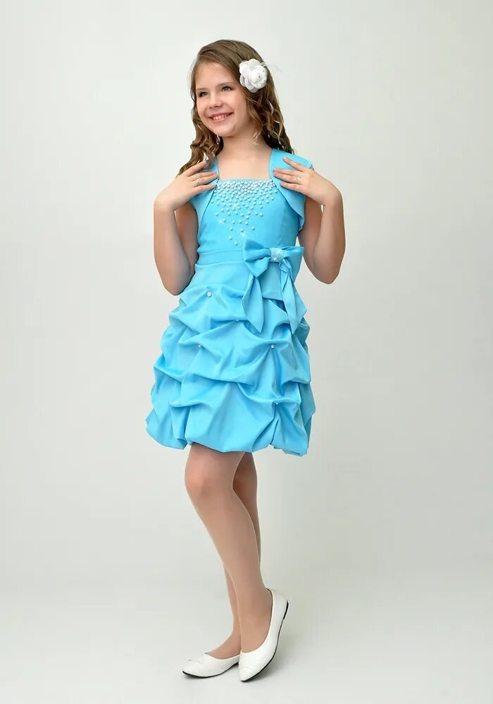 Платье на выпускной 4 класс. Школьная фотосессия в студии 4 класс. Девочки 5 классов в школе. Девочку 4 класса. Ученицы 4 классов.