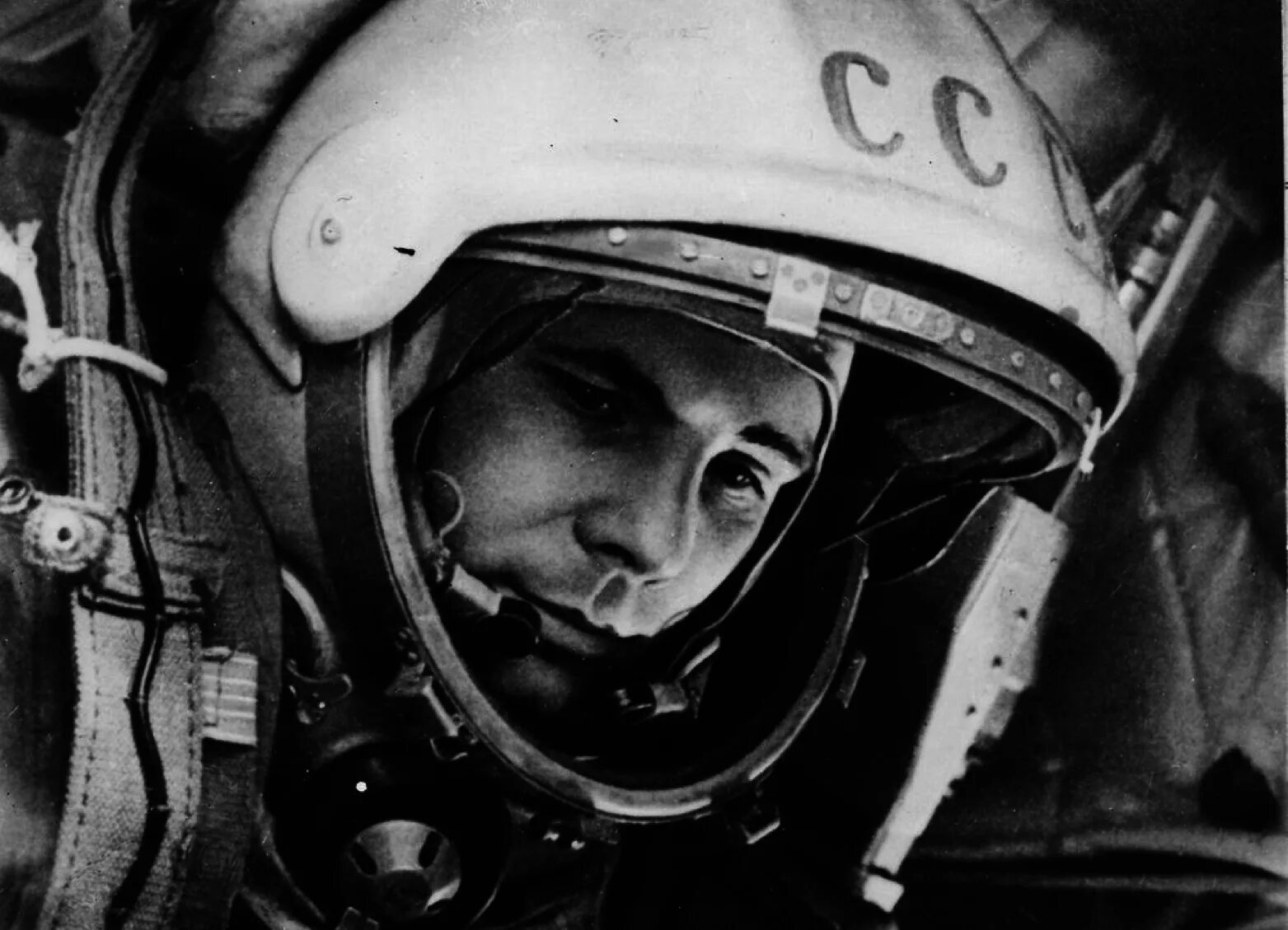 Фотография гагарина в скафандре. Гагарин космонавт. Юрия Алексеевича Гагарина.