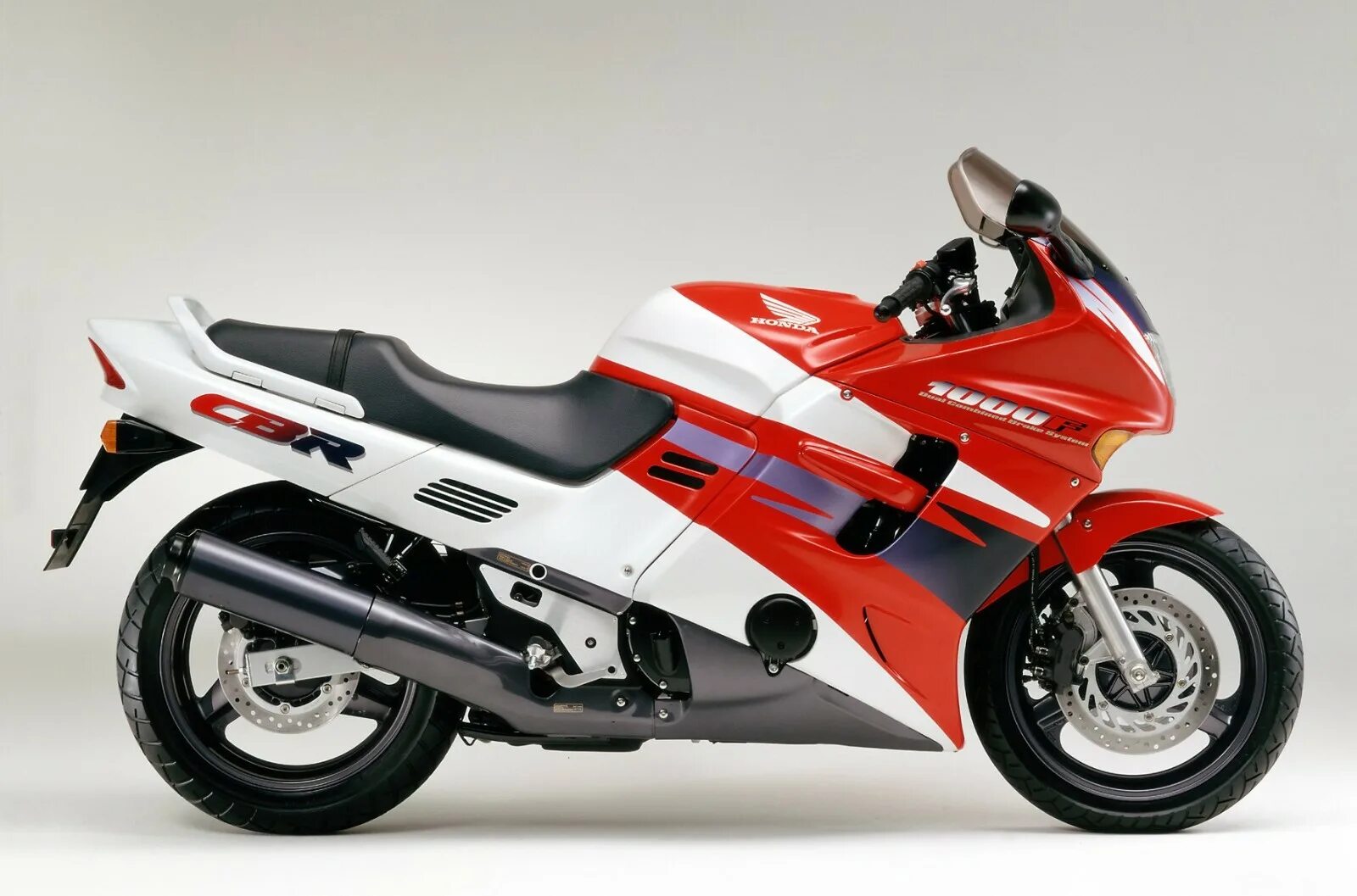 Honda CBR 1000f. Мотоцикл Honda CBR 1000 F. Honda CBR 1000f 1993. Honda CBR 1000f 1 поколение.