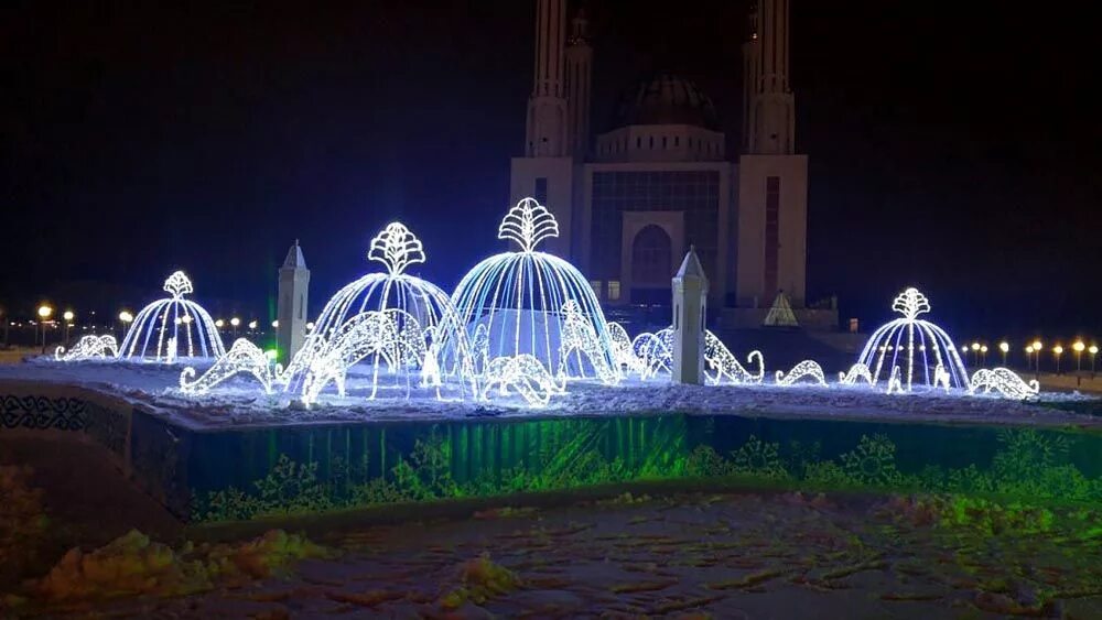 Актобе город в казахстане. Новый актобе. Актюбинск казахстан. Казахстан ночной актобе. Актобе центр города.
