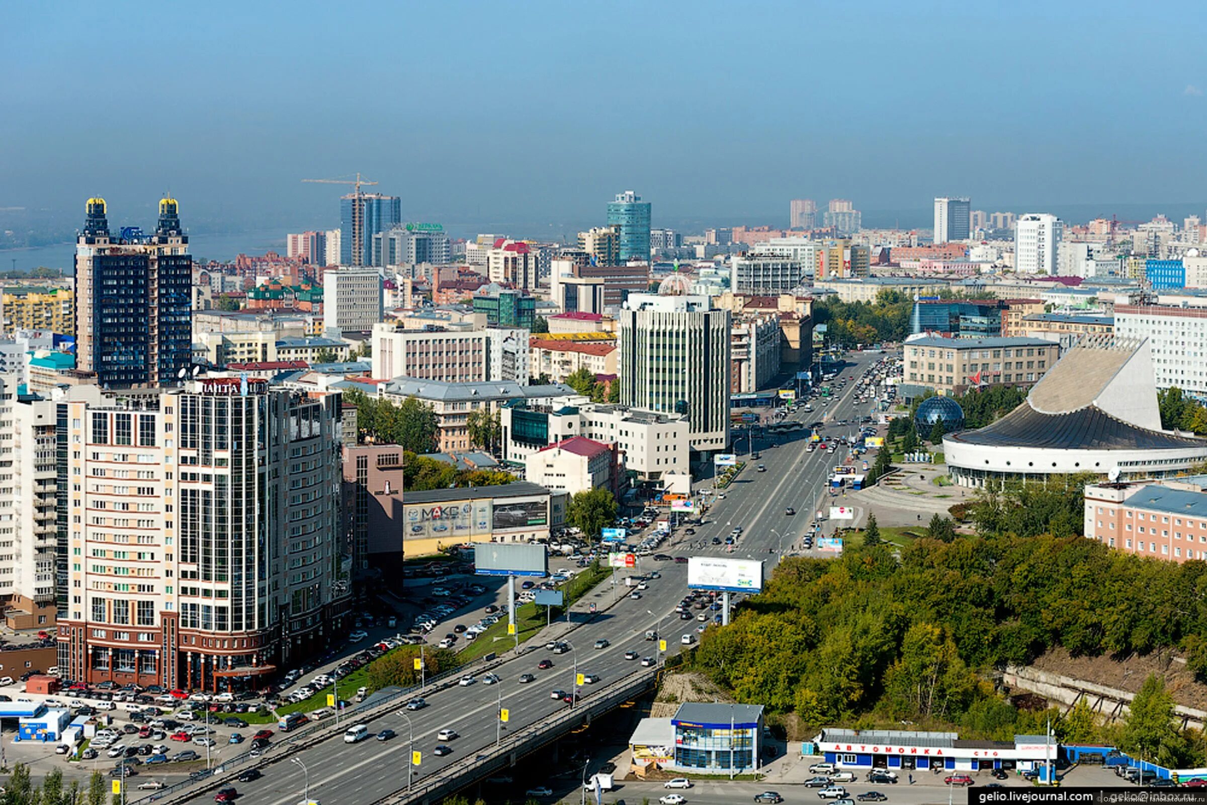 Развитые города сибири. Новосибирск столица Сибири. Октябрьская магистраль Новосибирск. Центр Новосибирска. Вика Новосибирск.