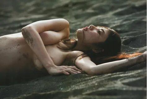 Moemi nude.