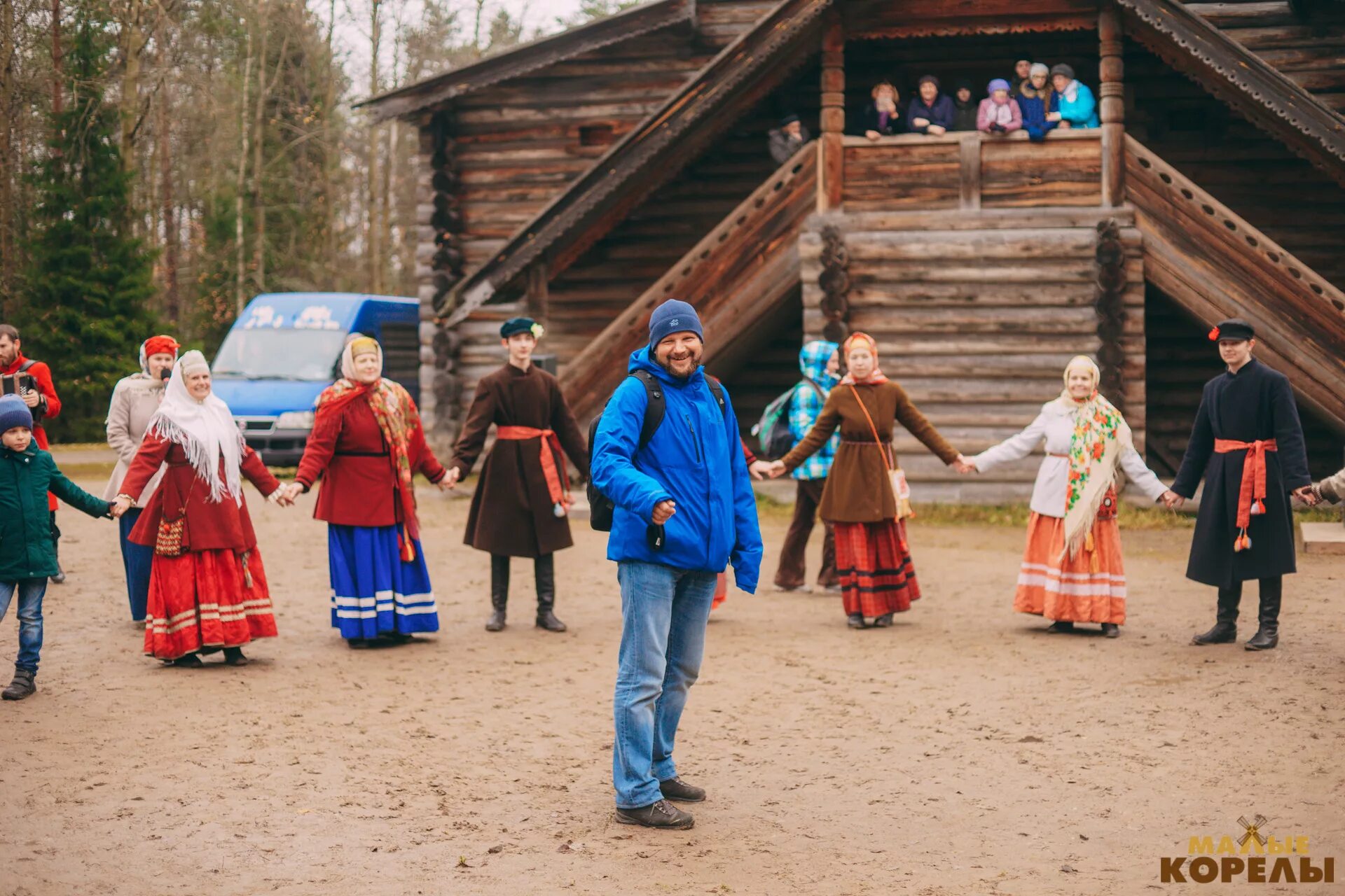 Выходные в архангельске. Хороводы в архангельске. покровские посиделки в малых корелах. праздник покров в малых корелах архангельск. народ корелы праздники.