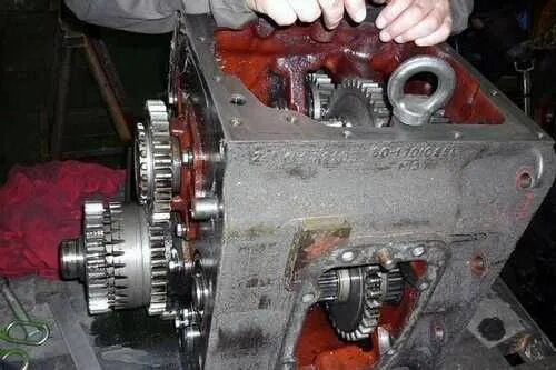 4. 1. Кпп и промежуток мтз 80. Снять коробку мтз. 1.