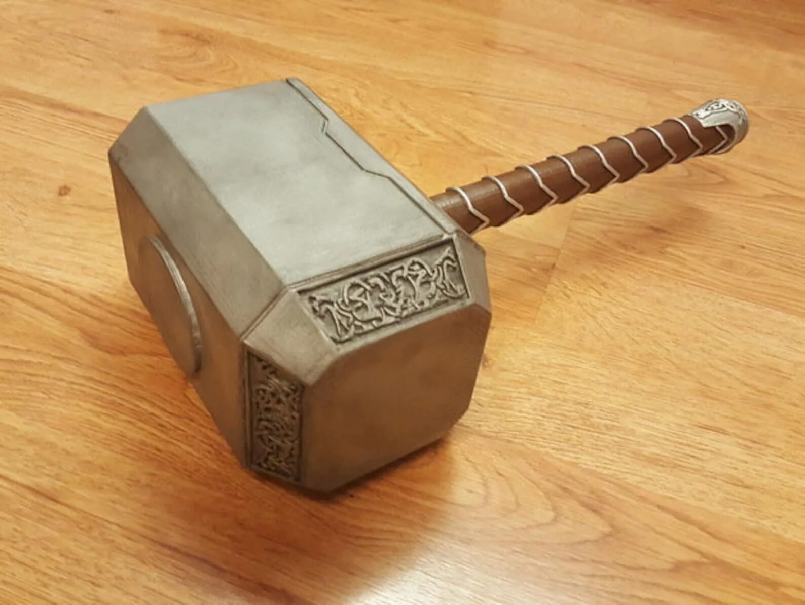 Дверь молот железная. Mjolnir Thor 3.