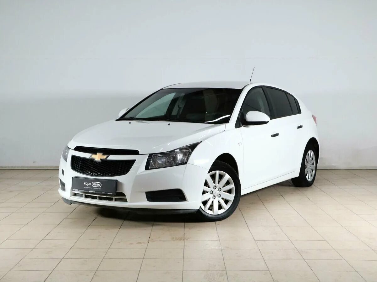 Шевроле круз хэтчбек 2013. Chevrolet Cruze 2012 белый. Chevrolet Cruze 2014 хэтчбек. Chevrolet Cruze 2012 1.6. Chevrolet Cruze 2012 хэтчбек.