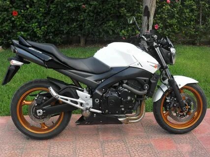 Suzuki gsr 600
