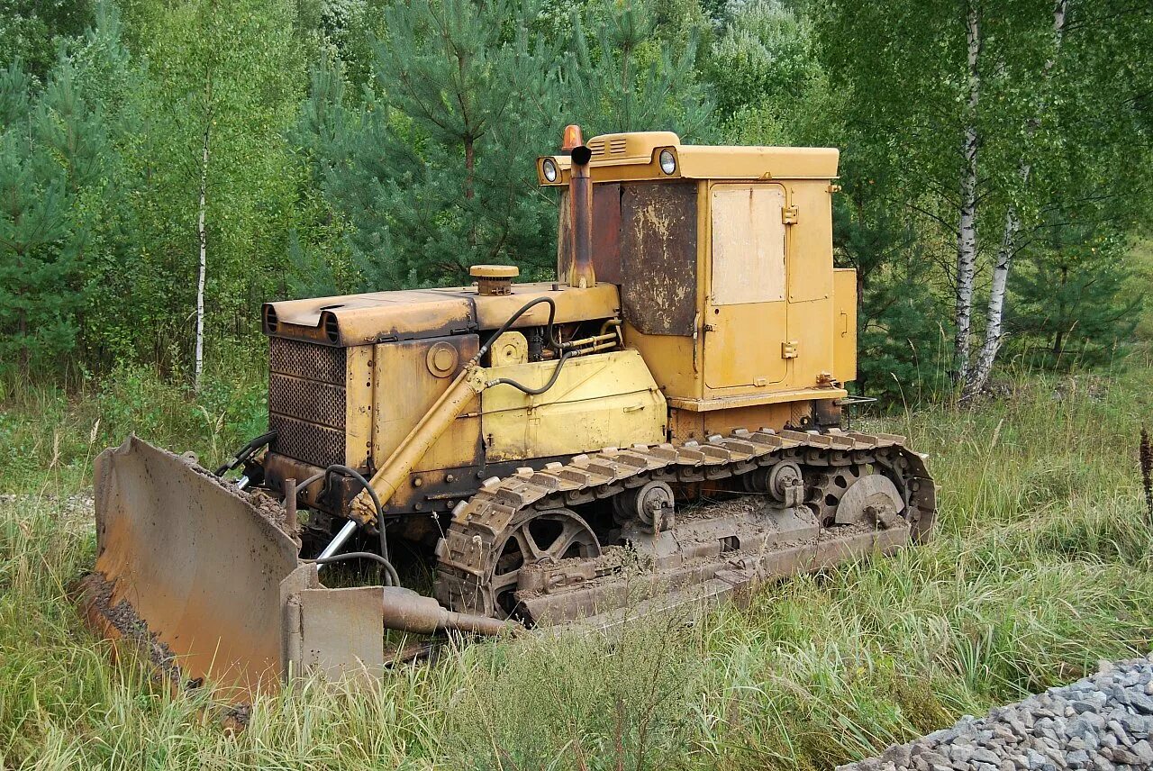 Т 130 б. Бульдозер чтз т-100. чтз 130 бульдозер. чтз 170 бульдозер. трактор т 100 чтз.