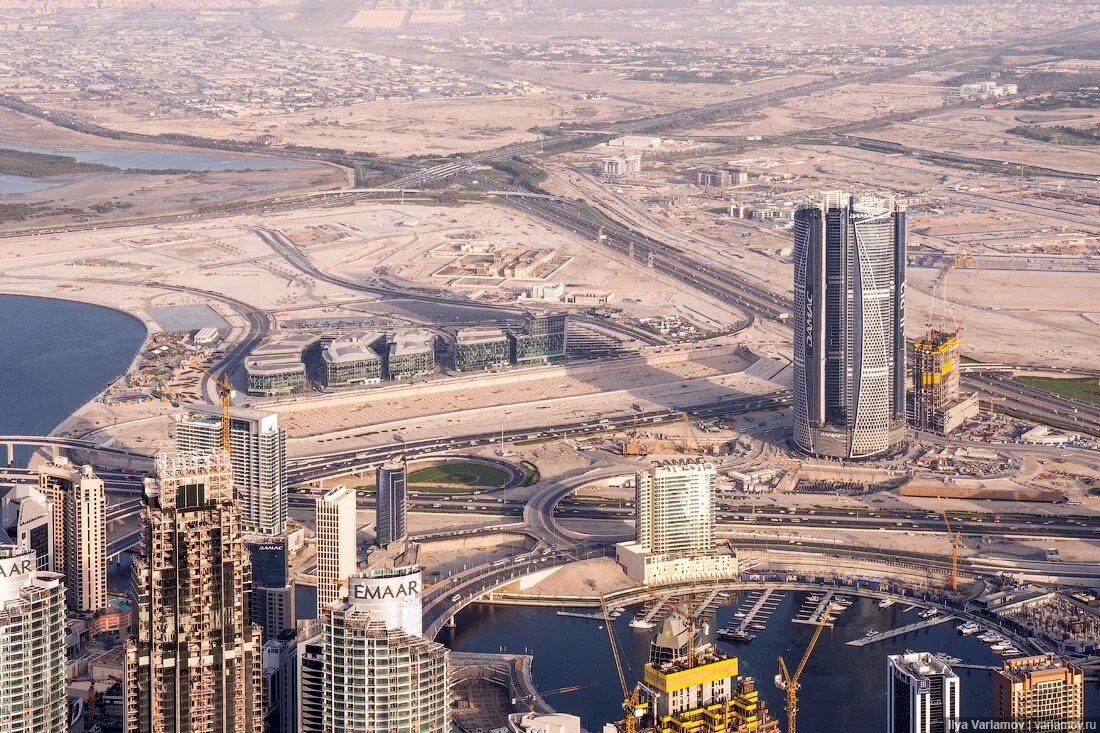 Какая обстановка сейчас в дубае. Дубай стройка. Дубай 2007 год. Дубаи стройка 2024. Эволюция Дубая.