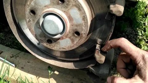 Замена задних тормозных колодок пежо 308