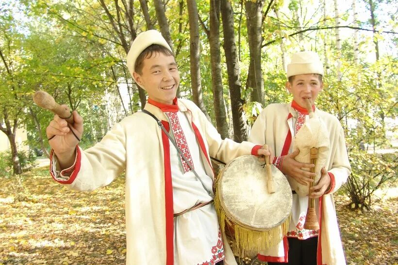 Марий Эл марийцы. Шувыр Марийский народный инструмент. Национальные марийские инструменты шувыр. Марийский музыкальный инструмент тумыр. Марий эл история народа