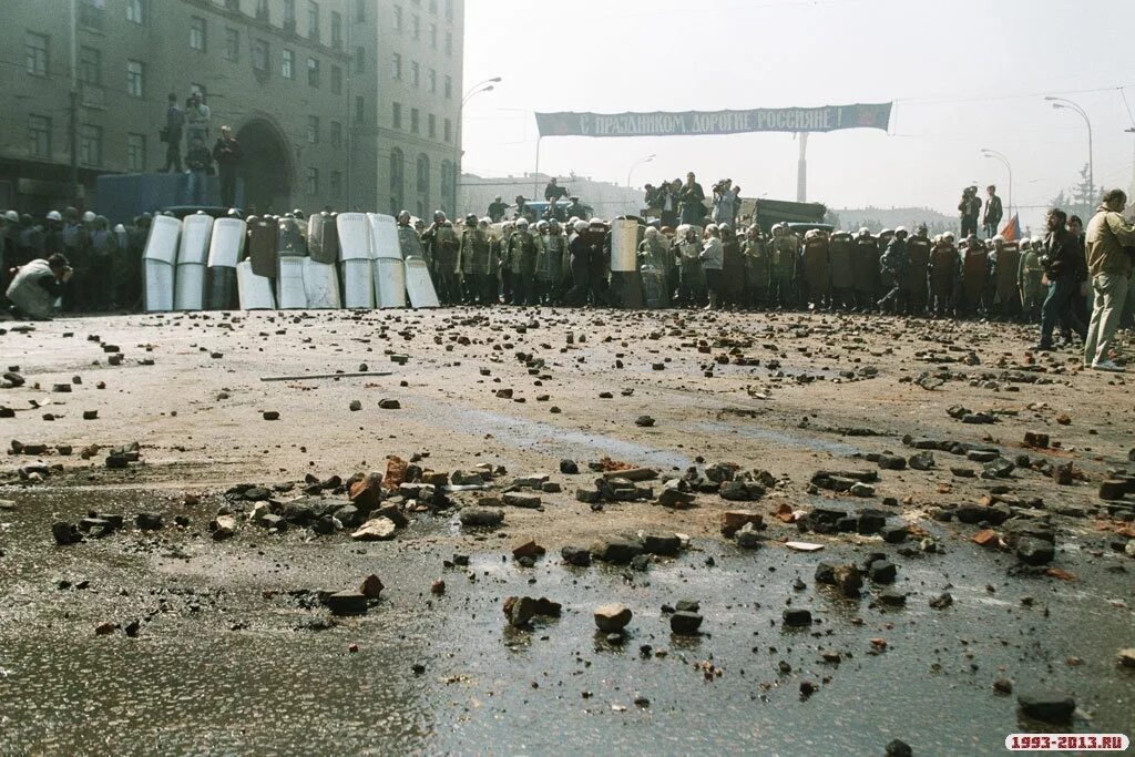 Октябрь 1993 Ленинский проспект. События 1 мая 1993 года в Москве. Ленинский проспект 1 мая 1993. 1 мая 1993 г