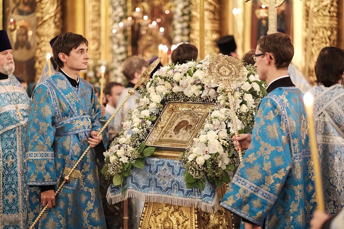 Сегодня праздник 21 февраля. Казанская икона Божией матери в Елоховском соборе. Фото с сегодняшним православным праздником. 28 Февраля православный.