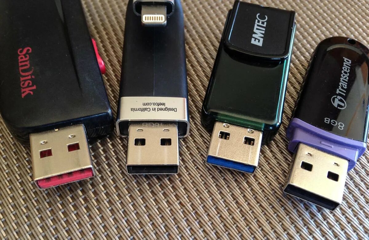 Usb 4 канала. Юсб флеш. Юсб 4.0. Флеш память флешки. Юсб накопитель.