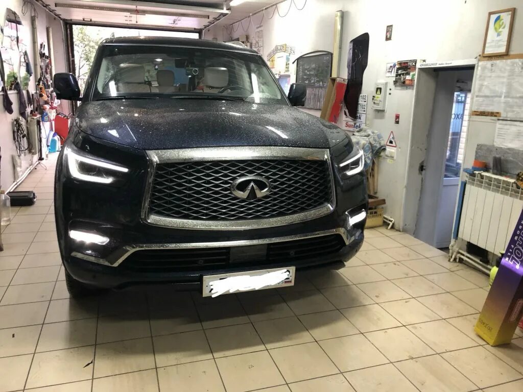 Infiniti qx80 расход. Фара инфинити qx80. инфинити qx80 синий. финик qx80. инфинити qx80 квадрат.