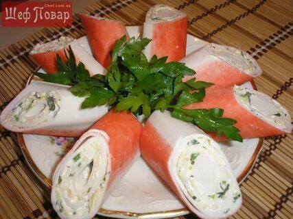 Рулетики из огурца и крабовых палочек