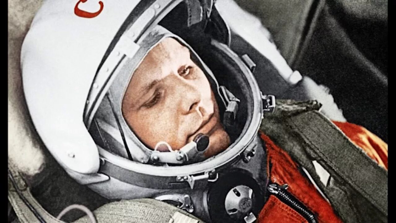 Посвященный первому полету человека в космос. Гагарин космонавт.