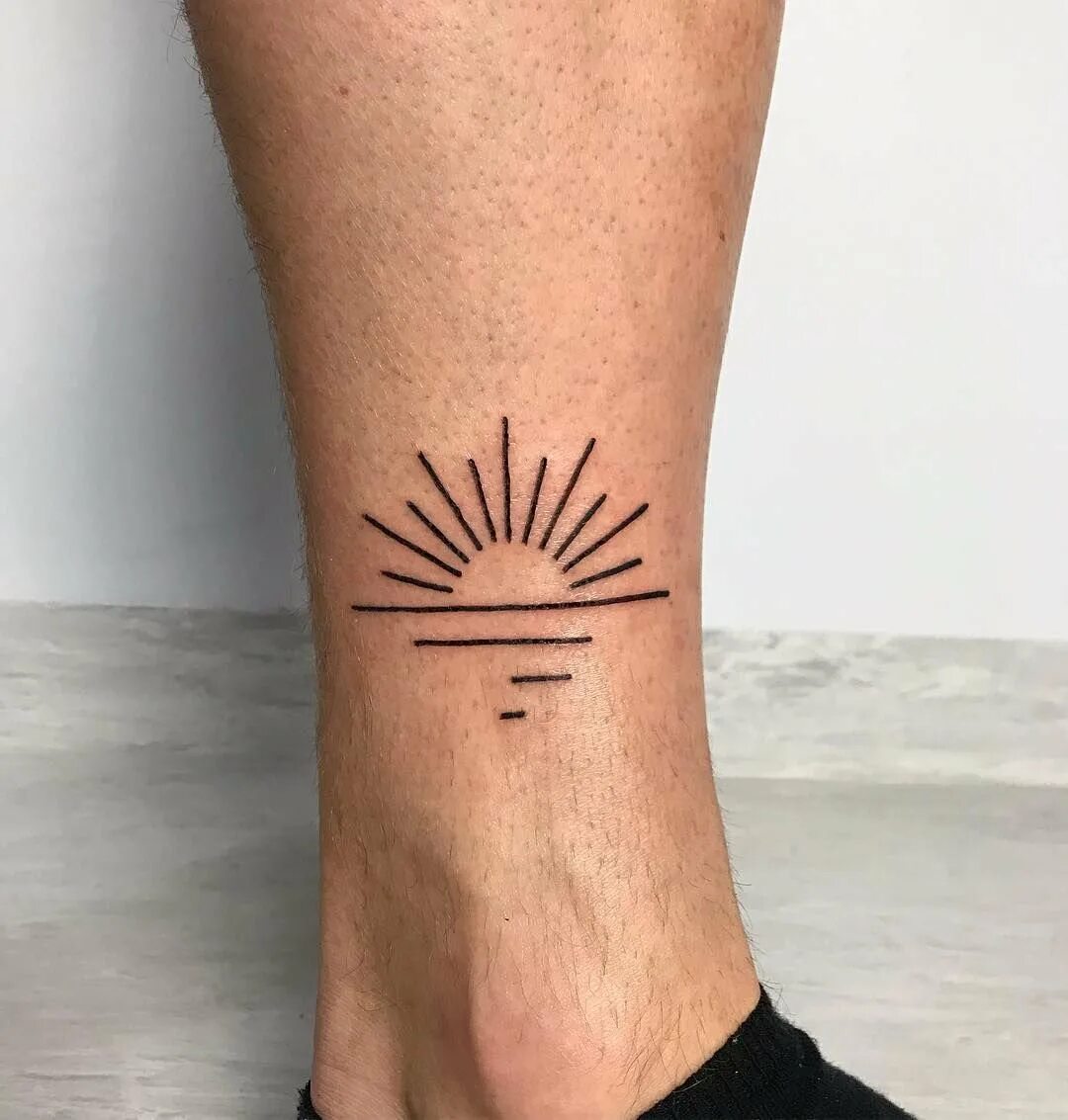 Татуировка солнце восходящие. Тату солнце для мужчин. Солнце север тату. Татуировка восходящее солнце. Татуировка восходящее солнце.