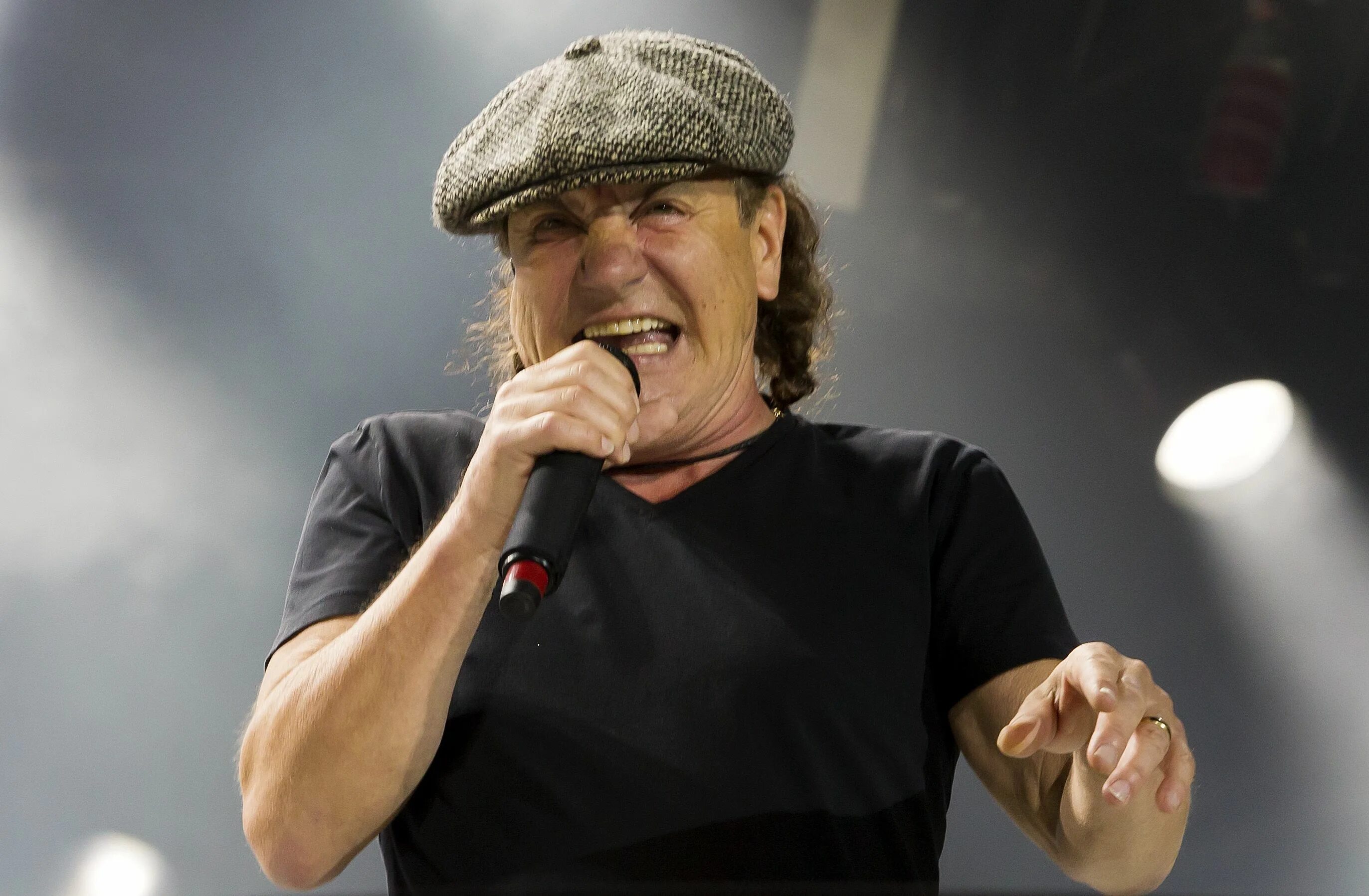 Солист группы про. Брайан Джонсон. Брайан Джонсон AC/DC. Солист AC DC Брайан Джонсон. # 1947 - Брайан Джонсон.