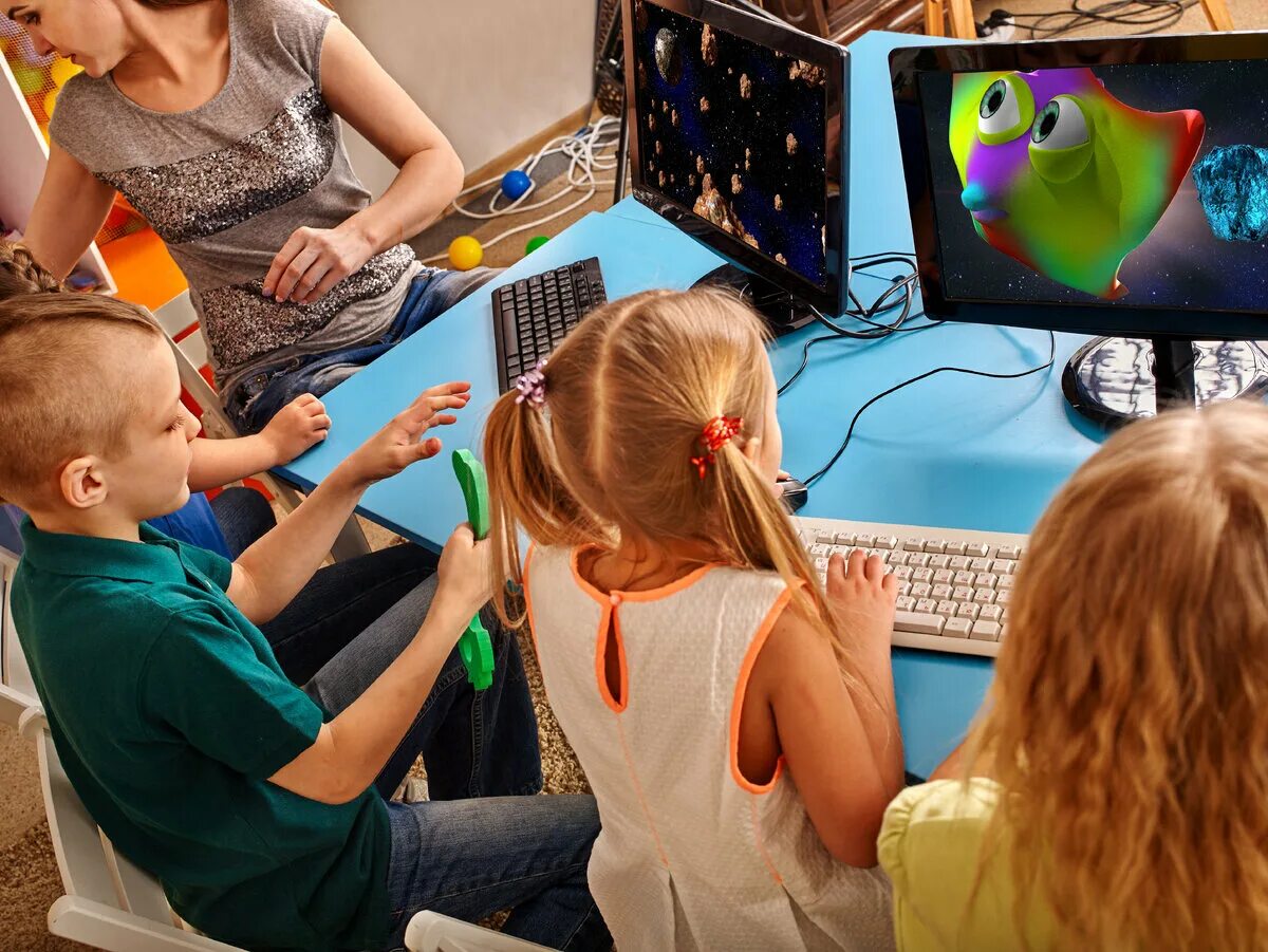 Обучение развлечение. Компьютерные игры для детей. Развлекательные игры компьютерные. Разработка компьютерных игр и мультимедийных приложений. Дети и компьютерные технологии.