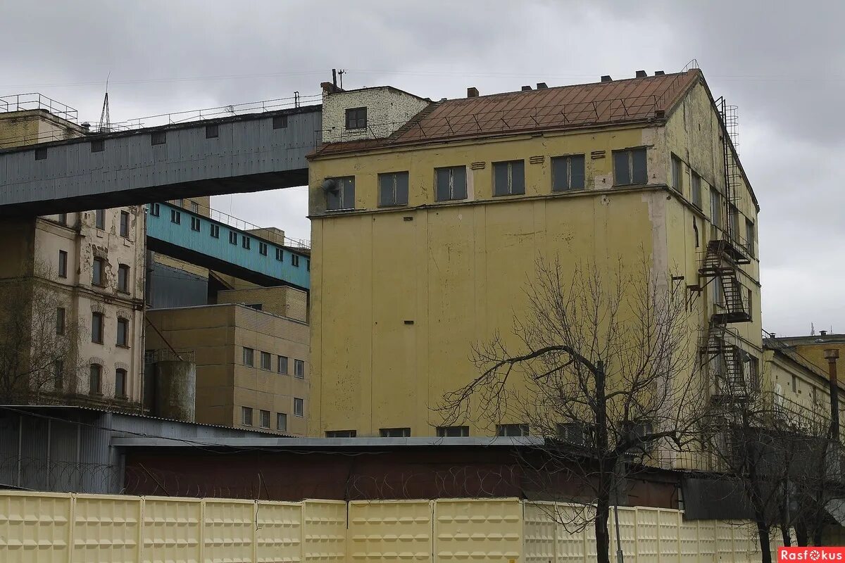 Мелькомбинат большевистская новосибирск. Мелькомбинат тверь. Московский мельничный комбинат 1. Улица мелькомбинат. Мелькомбинат уфа.