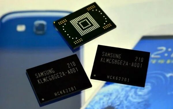 Встроенная память самсунг. Чипы памяти самсунг. EMMC микросхема памяти Samsung. Флеш память микросхема NAND. Чип памяти самсунг 32гб р.