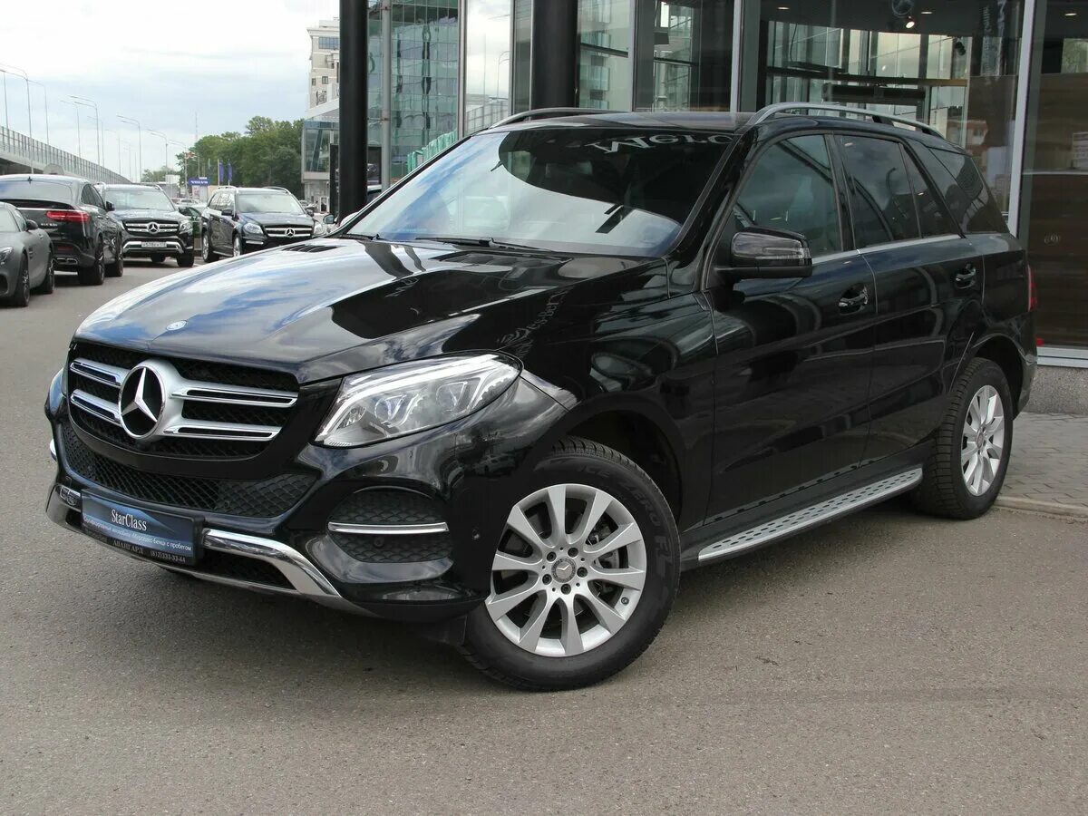 Мерседес гле с пробегом. Mercedes-Benz GLE I w166 300 3.5 at 249 л.с 4wd. GLE 300 w166. Mercedes-Benz GLE I (w166) 300 3.5 at (249 л.с.) 4wd внутри. Мерседес Брянск.