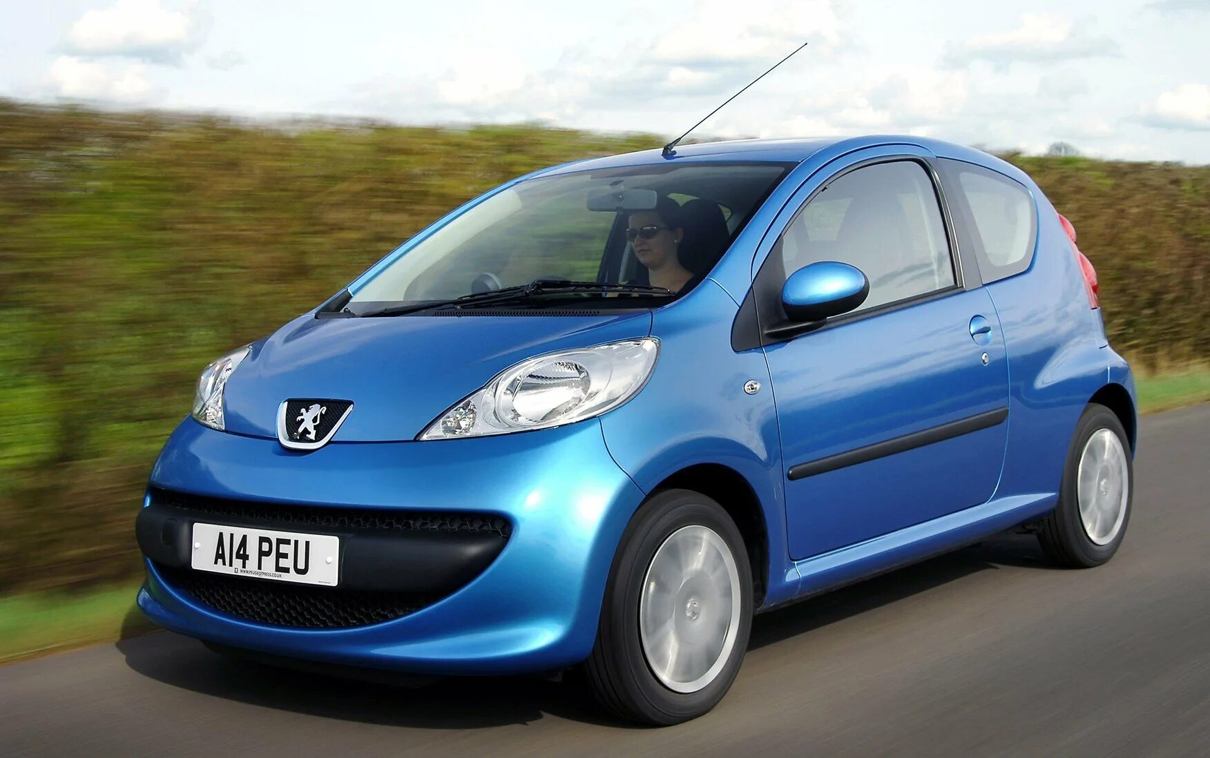 Автомобили пежо 107. Пежо 107. Автомобили пежо 107. Пежо 107. Peugeot 107.
