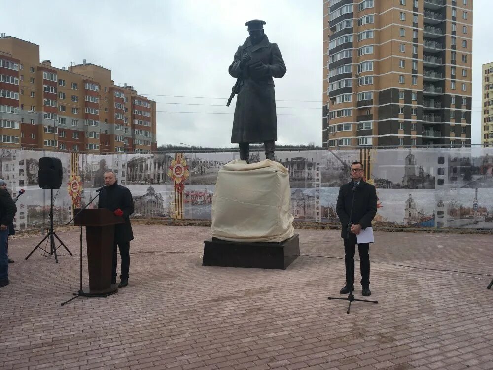 Памятники законодательства. Мемориал победы чебоксары. Урай памятник первооткрывателям нефти. Памятники регионов. Памятник железнодорожникам фронта и тыла тюмень.
