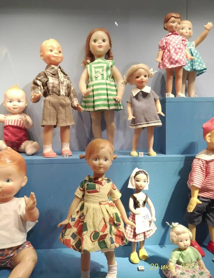 Игрушки 50-х годов. Атомные игрушки. Игрушки в 1950 году. Резиновые игрушки 60 годов. Куклы 1920 х годов.