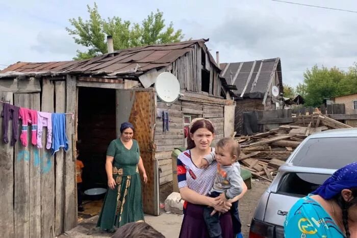 В каком городе живут цыгане. Цыгане авдотьино иваново. цыганский табор в иваново авдотьино. цыгане город иваново. цыганская деревня.