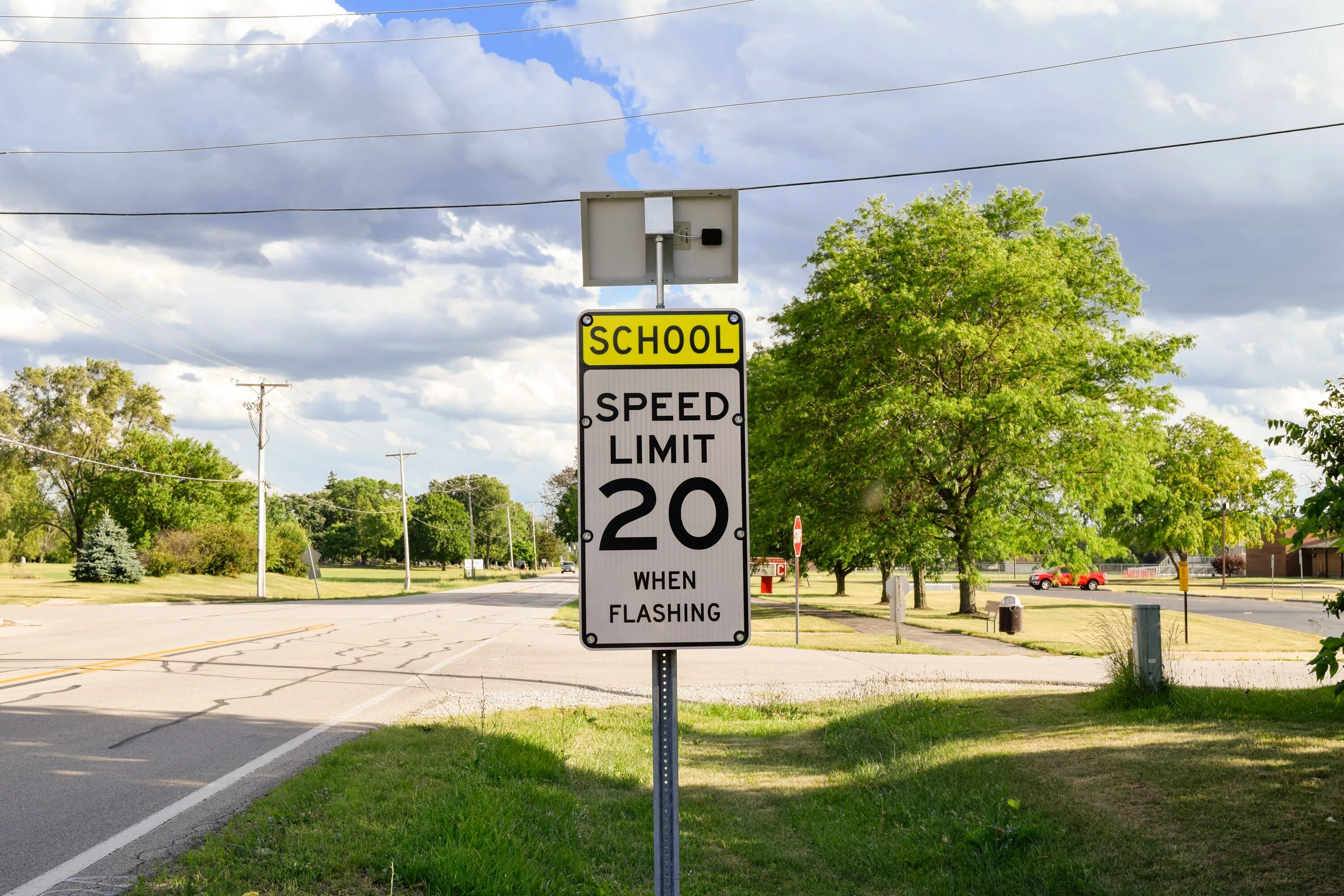 Спид лимитс. Speed limits. Знак ограничения скорости Америка. Ограничения скорости в Америке. Максимальное ограничение скорости в США.