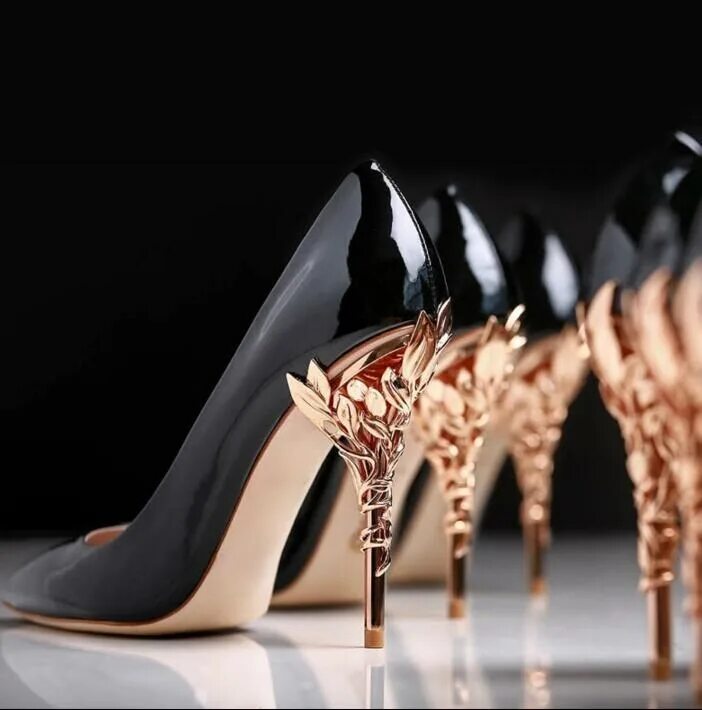 Королевские роскошные туфли. Роскоши обувь. Туфли jimmy choo с камнями. Роскоши обувь. Туфли на выпускной мужские.