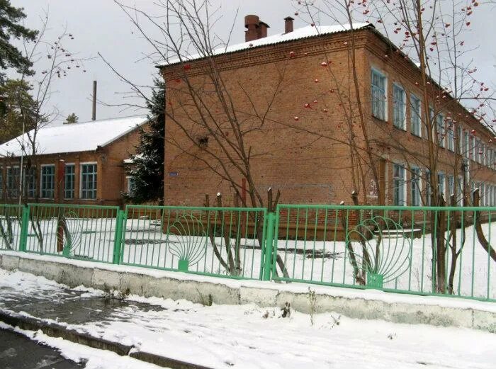 Школа 9 барышево. 161 школа новосибирск. 161 школа новосибирск. 161 школа новосибирск. 161 школа зеленогорск красноярский край.