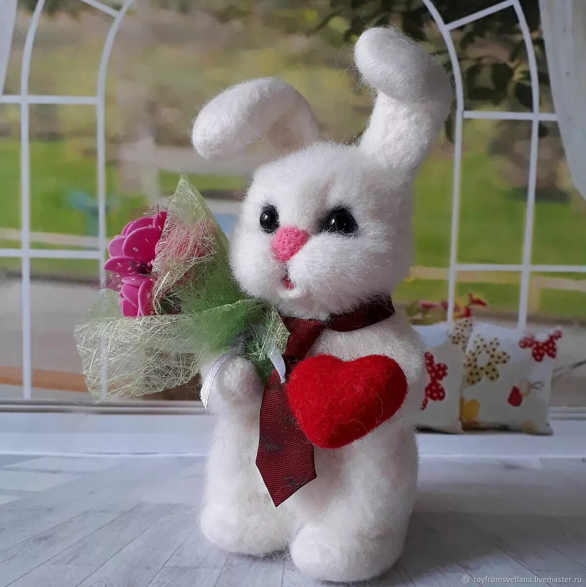 елочная игрушка заяц. заяц из фетра. сделать новогоднего зайца. сделать новогоднего зайца. новогодний текстильный заяц.