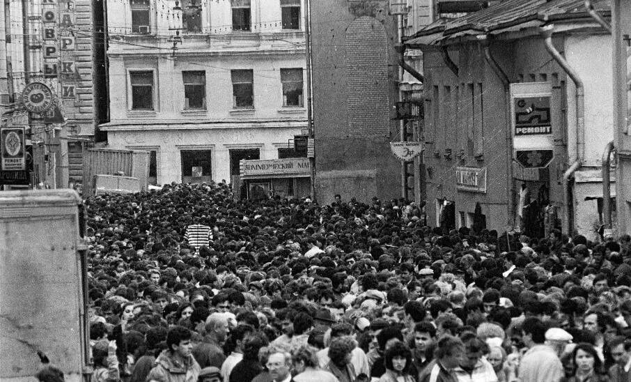 7 июня 1992 года. Столешников переулок москва в 90е годы. москва 1992. столешников переулок 1990. москва 1992 год.