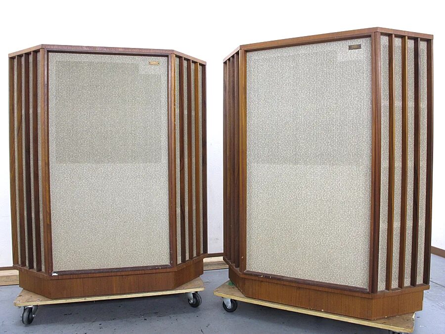 Tannoy Monitor Gold 15. Tannoy Gold 8. Tannoy Monitor Gold 15 (1968). Tannoy Monitor Gold 12.