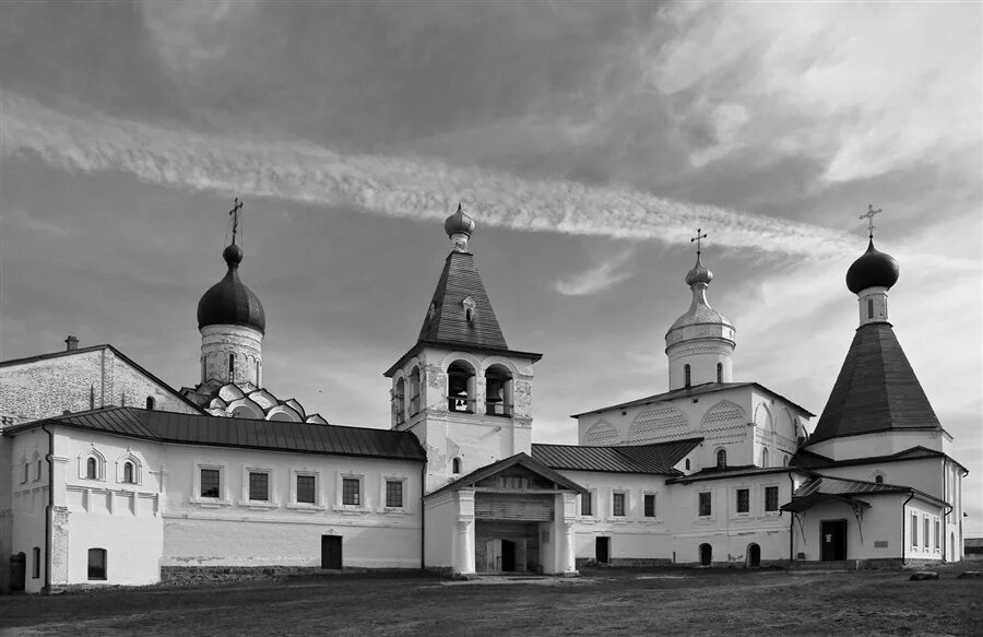 Монастыри 14 15 века. Ферапонтов Белозерский Богородице-Рождественский монастырь. 4 Церкви Ферапонтов монастырь. Ансамбль Ферапонтова монастыря. Ферапонтов монастырь под Вологдой 15 век.