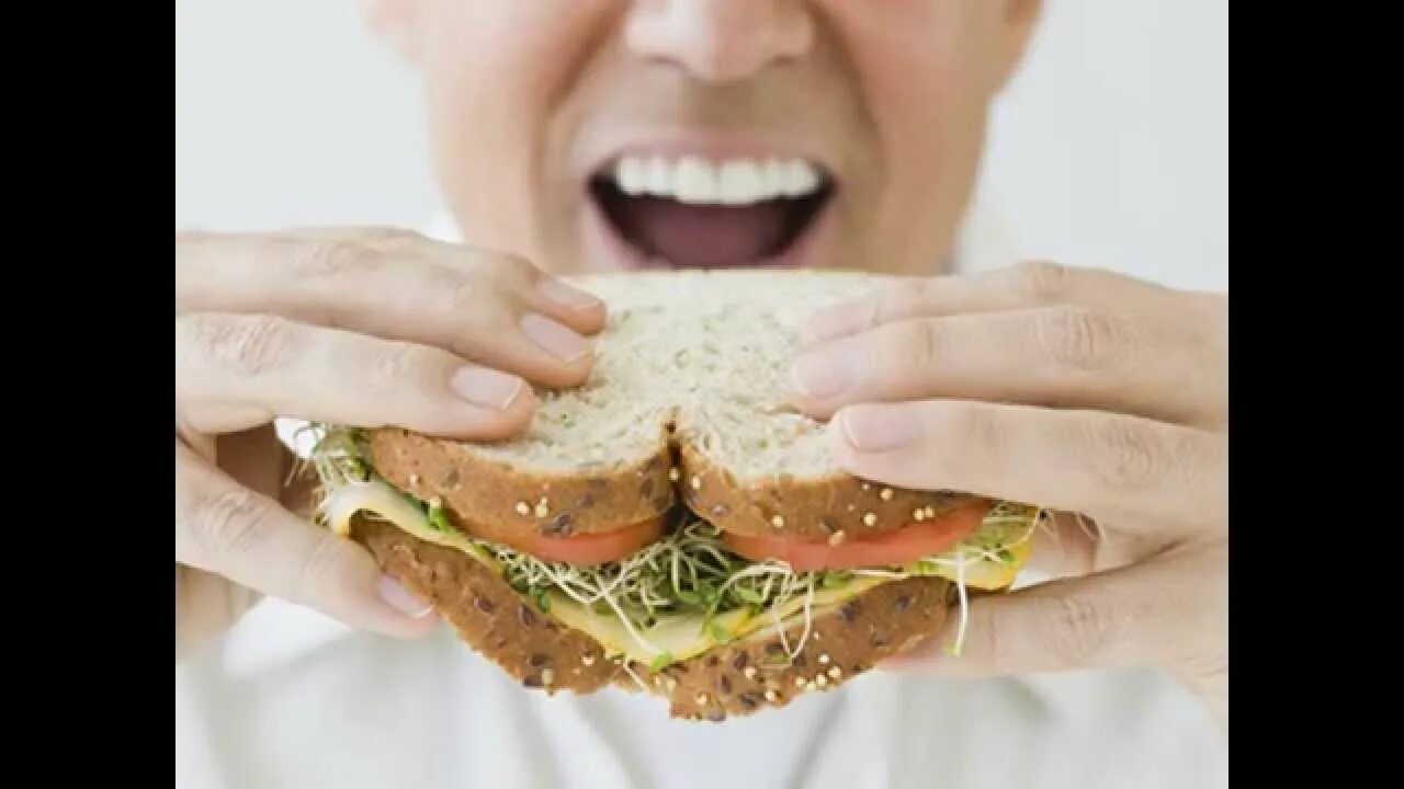 Человек ест бутерброд. Мемы про бутерброд. You may eat your sandwich. Гигантский бутерброд. Мемы про хот доги.
