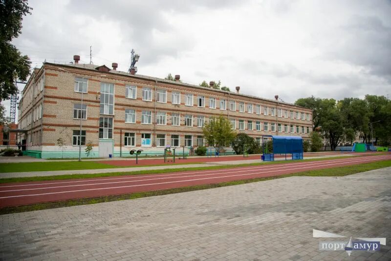 Школа 27 Благовещенск. Школа 27 Благовещенск стадион. Школа 2 Благовещенск Амурская область. Благовещенск школа 27 фото. 27 школа благовещенск