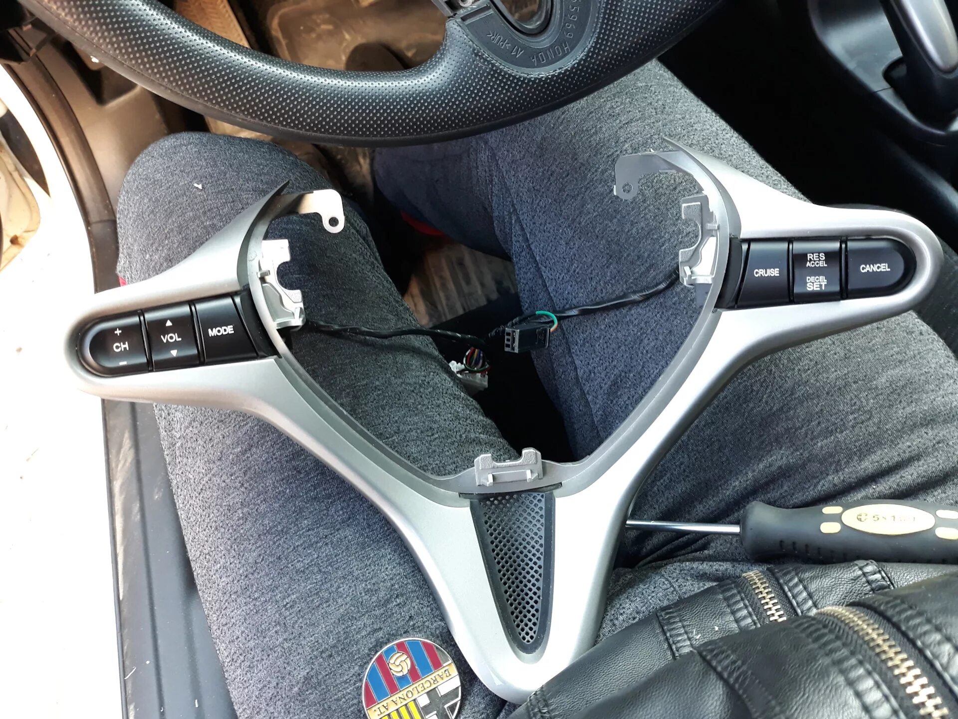 Подключение кнопок управления аудио - Honda Civic 4D (8G), 1,8 л, 2006 года аксе