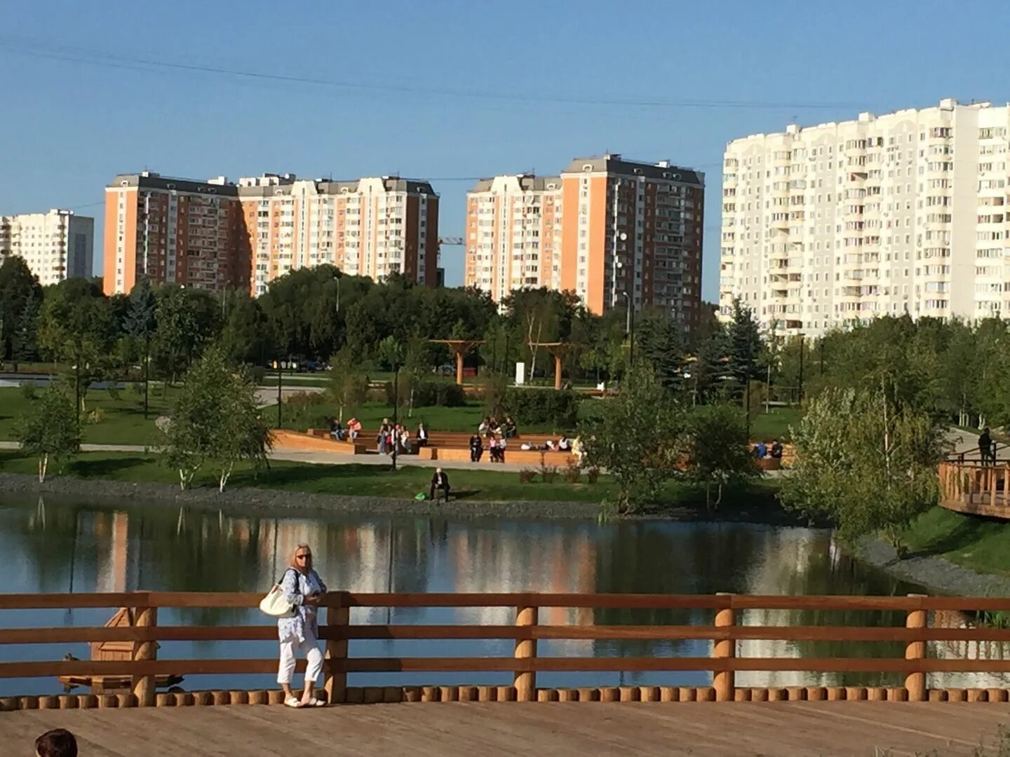 Бутово это москва. Южное Бутово парк Черневский пруд. Парк Южное Бутово. Парк в районе Южное Бутово. Парк Южное Бутово Бунинская аллея.