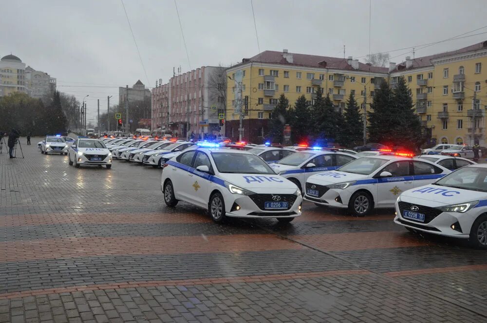 Автопарк ДПС. Машина патрульная. Автопарк ГИБДД. Машины ДПС Брянск. Гибдд брянск телефон