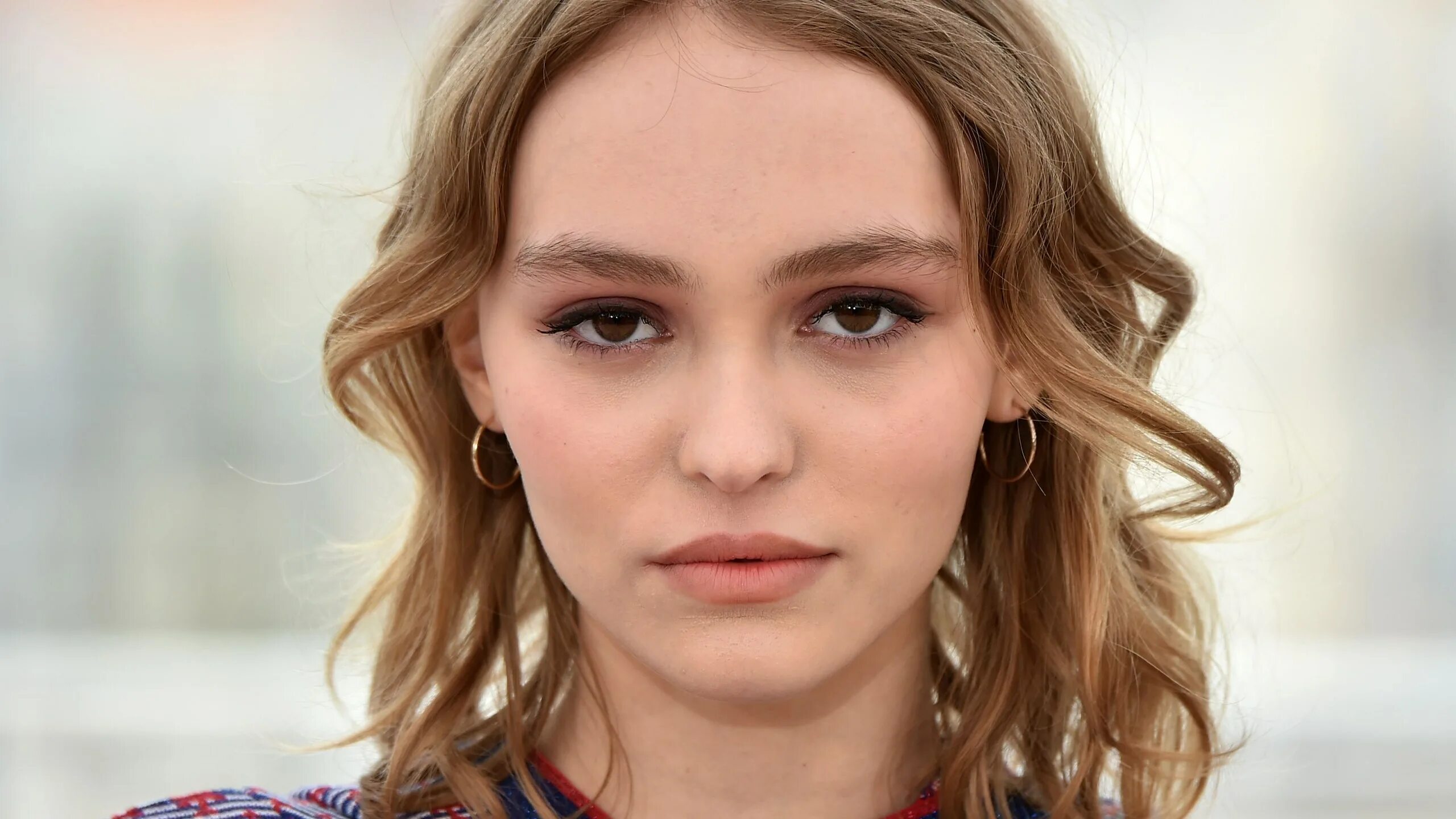 Лилли роуз мэлоди депп. Дочь джонни деппа. Лизи роуздеп. Lily rose depp. Роуз мелоди.