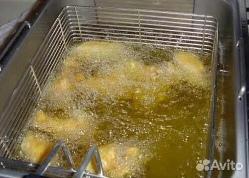 Можно использовать масло после фритюра. Масло для фритюра. фритюрница с маслом. отработанное фритюрное масло. отработанное масло во фритюрнице.