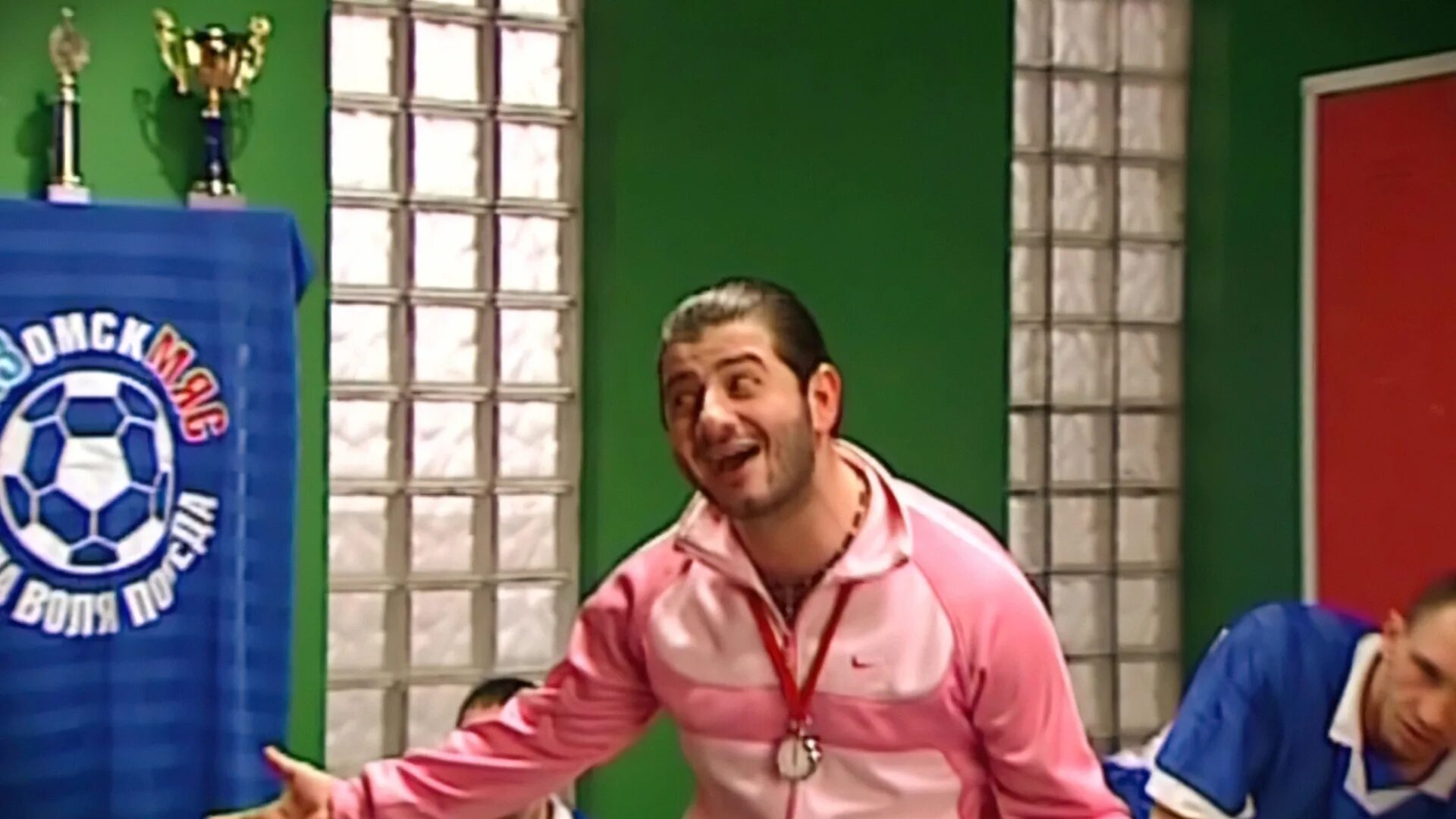 Футбольные сайты. Фк омский газмяс. Фк омский газмяс. Галустян тренер газмяса. Омский газмяс абелардо.