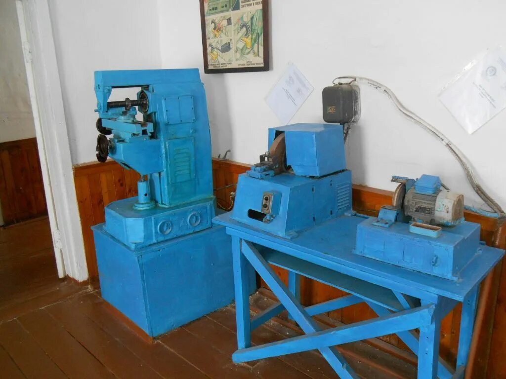 Станки для школьных мастерских. Станки школьных мастерских. Станки в школьной мастерской. Морозовские мастерские. Уроки труда для мальчиков.